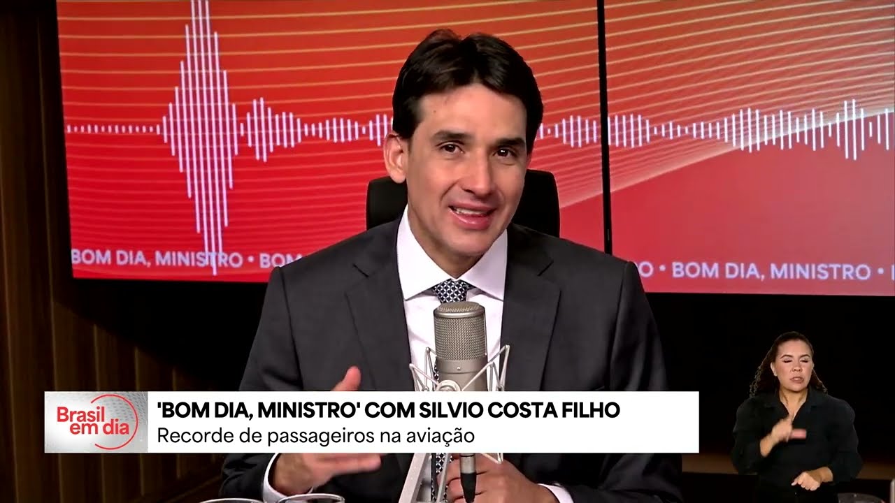 Silvio Costa Filho destaca recorde de passageiros aéreos no país
