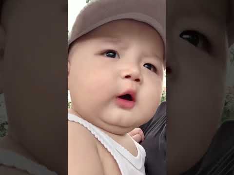 Nói gì đó 😜😚😚😚 #suachobeyeu #suachobe #shorts #embe #baby #cute #short Sữa cho bé yêu