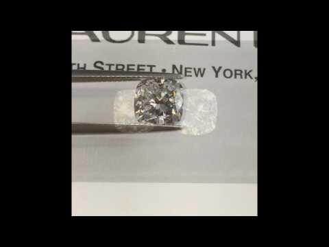 Square Cushion Brilliants: 2.5 vs 3.0 cts
