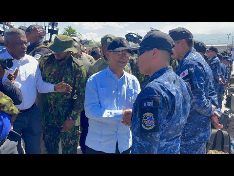 Prezidan Lesly Voltaire vin resevwa 70 Solda Peyi Salvador pou kontinye batay kont bandi yo