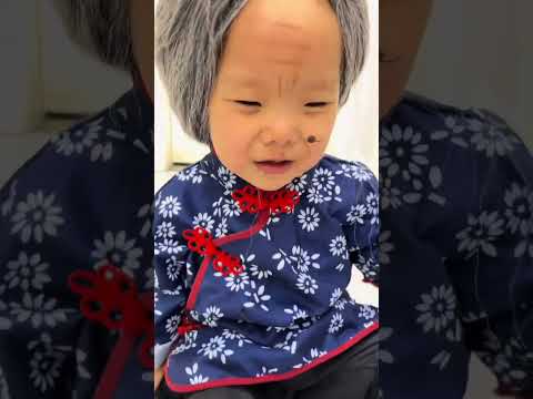 It Is Wrong To Litter Fruit Peels On The Street#cutebaby#funny#vlog#parenting