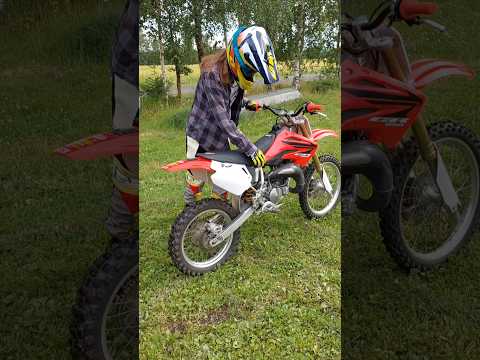 HONDA CR85R 2T Start Up Soundcheck & Acceleration (PC R-304 Shorty)