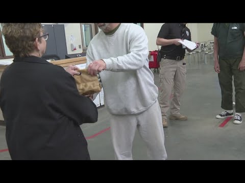 Volunteers bring cookies to several Idaho prisons