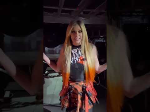 A day in my life on a Mainstream Sellout Tour