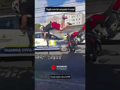 Quando o carro da polícia chega e o maluco responde com um duplo mortal de moto! 😂🏍️ | MOTOSPRINT TV