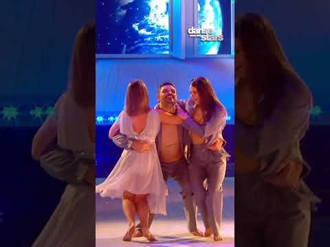 L'émotion d'Elsa Bois face à sa mère !
