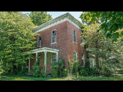 Exploring an Abandoned Italianate Victorian Home with no records of existence