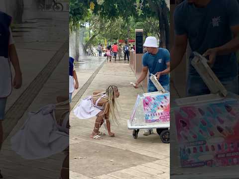 Video le da la vuelta al mundo #funny #01tendencias