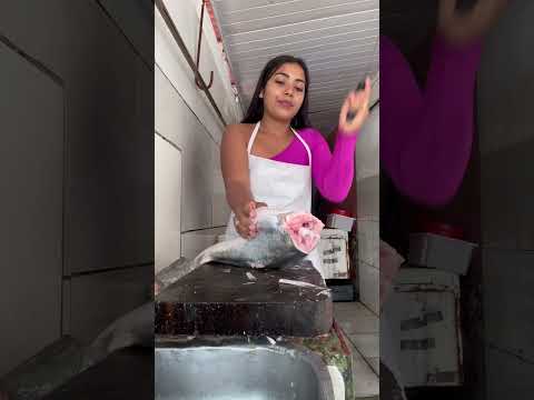 Aprenda a tirar o cheiro forte da dourada