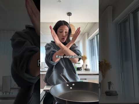 Frozen raw caribou, quaq 🤤 Nova #fyp #rawmeat #traditional #culture #nativetiktok