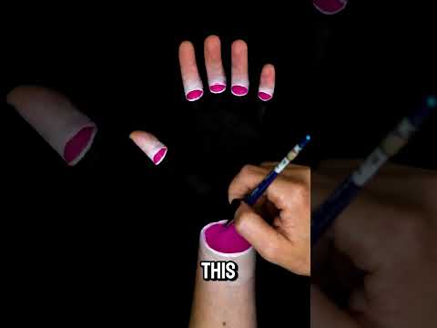 This Painting Makes Her Hand Invisible!