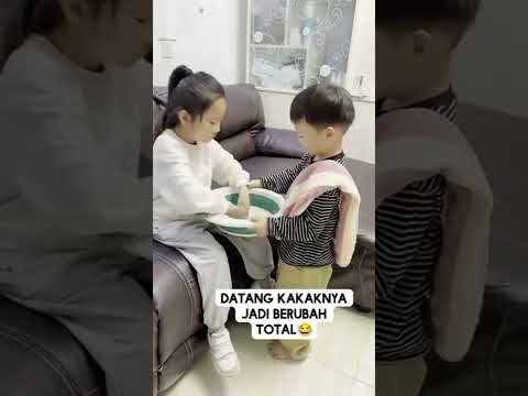 Kelakuan kakak adik yang bikin heran ayahnya #viralshort