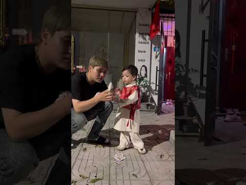 Đào NGUYỄN ÁNH và A Khư bắn pháo hoa phần 2