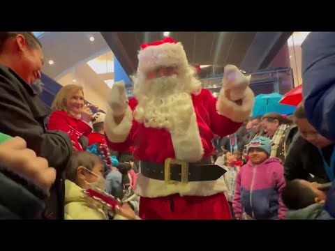 Santa brings Christmas cheer to kids battling serious illnesses | NBC New York