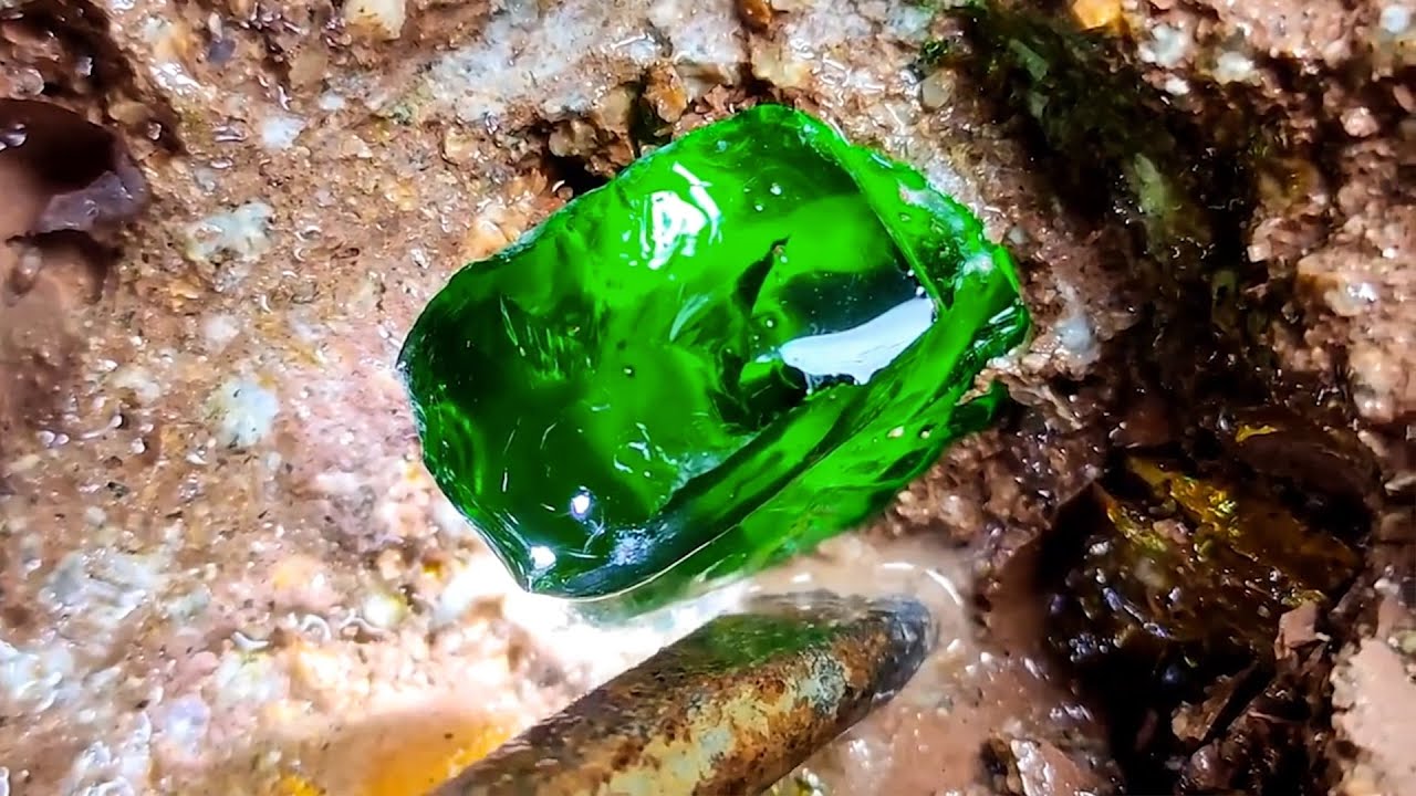 15 Rarest Gems Found Underground