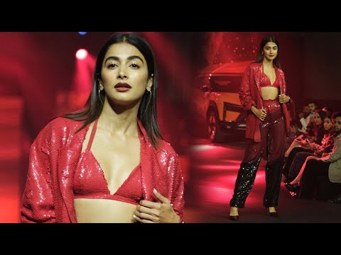 Pooja Hegde RED HOT RAMP WALK AT MAHINDRA TECH FASHION TOUR 2025 #poojahegde