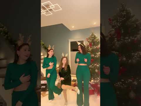 Merry Christmas 🎁🎄 #shortsyoutube #shortsvideo #mom #dance #daughter
