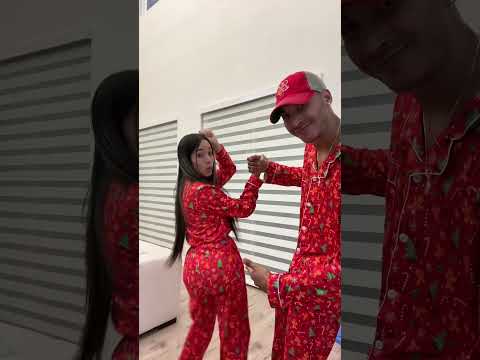 Ya se puede poner el arbol? 😅❤️❤️#short#shorts#lafamikarababy