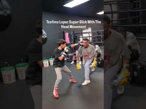 Teofimo Lopez Showing Young Boxer The Sweet Science of How Not To Get Hit In Boxing