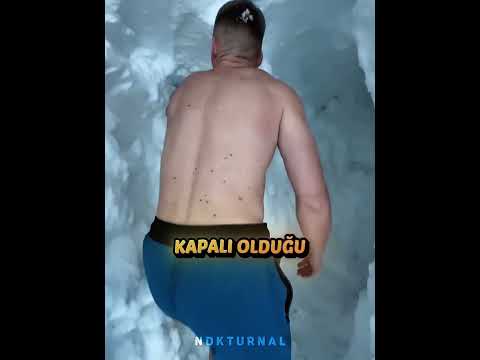 Karların İçindeki Gizli Giriş 👀