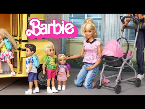 Barbie & Ken Doll Family School Supplies Shopping & First Day of School