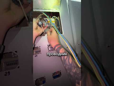 Подключаю кабель в подъезде, берегите себя братья и сестры