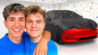 Ho REGALATO una TESLA al mio AMICO!