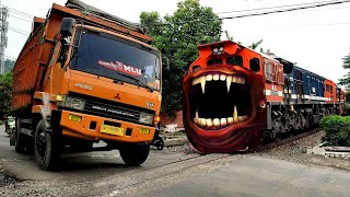Kereta Api Panjang VS Truk Oleng joget