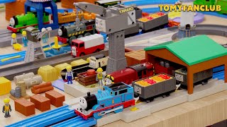 Thomas the Tank Engine Plarail☆Cranky and Bulstrode at the Harbour