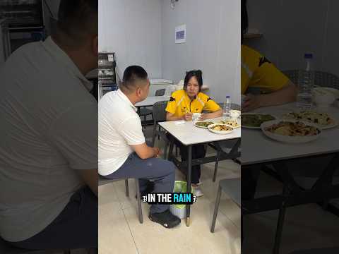 When a Stranger’s Kindness Melted Every Heart 💔 #shorts #helping #kindness