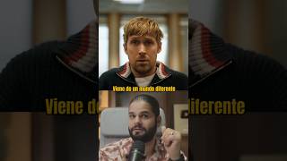 Viene de un mundo diferente