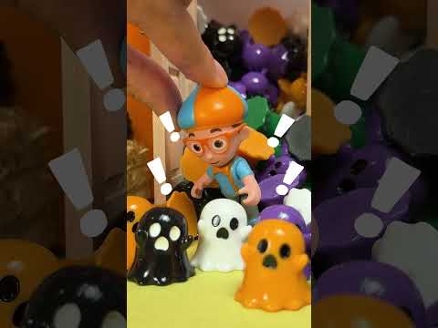 Halloween Colours and Shapes | 📖Blippi📖 Moonbug Kids📖 Learning Corner