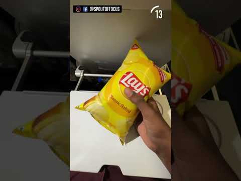 ✈️  Chips & Coke at 15,000 ft vs 35,000 ft 🍟🥤 | Air Pressure Experiment #outoffocus