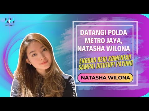 DITUTUPI PAYUNG, NATASHA WILONA ENGGAN KOMENTAR SAAT DIRINYA USAI MELAPOR KE POLISI