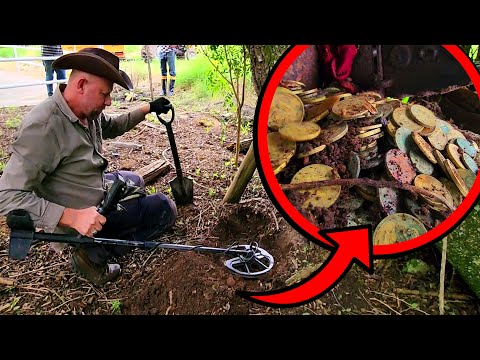 Pote de MOEDAS encontrado na FAZENDA