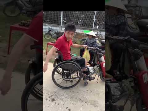 Lý do anh đi xe lăng #shorts