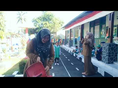 Melatih Motorik Anak "Bermain Lompat sesuai warna"