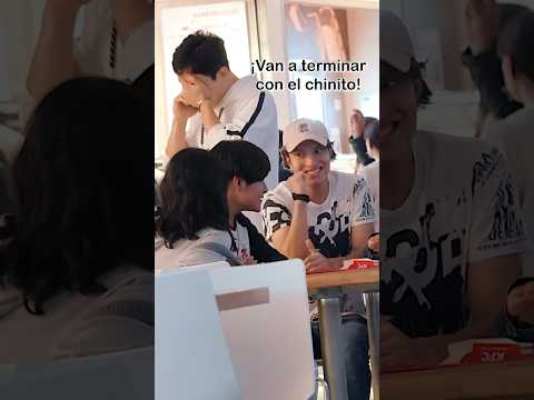 ‘Chinito lo tiene chiquitito’ broma en público 🍆💔😩🤣 #coreano #humor #comedia #chiquito #shorts