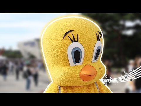 아이유 콘서트장에서 무슨 노래 듣고 있어요?