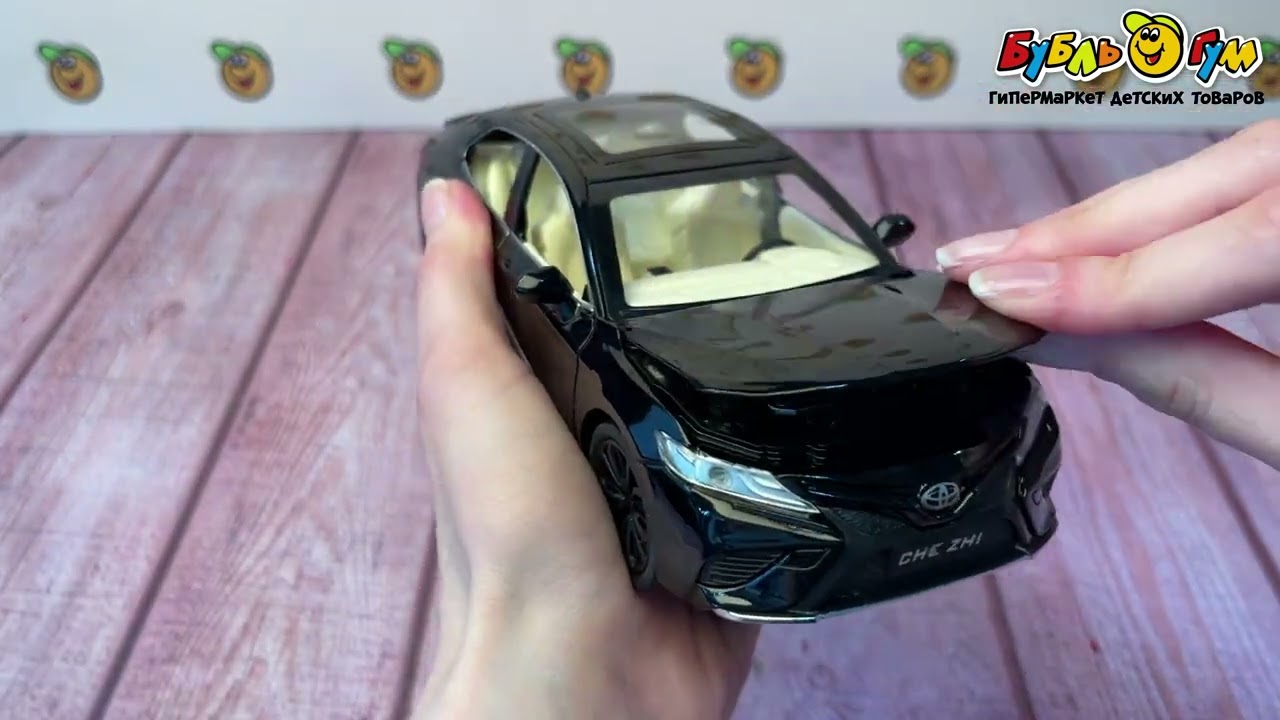 Модель авто Toyota Camry металлическая со светом и звуком 1:24 - видео