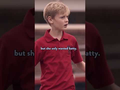 Kiss Chasey is such a classic game from primary school 😂 #shorts #littlelunch #australiasbestkidstv