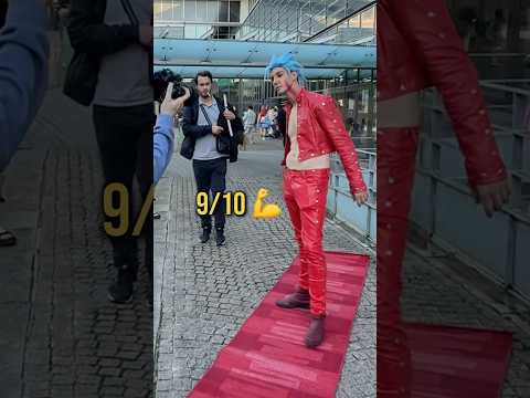 the last one is super famous 🤩#strangers #redcarpet #photography