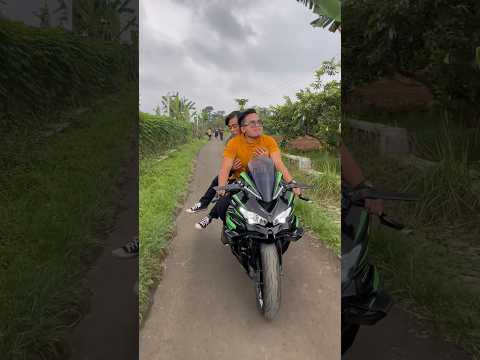 Zonk..!! Apa ini efek babeh lagi puasa ya.. perasaan tadi yg berentiin cewek deh🙄 #gurugokil #lucu