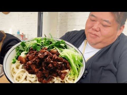 猴哥今天吃个不一样的炸酱面，韩式炸酱面。啥也不说了真香【胖猴仔】