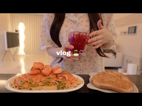vlog | 집순이 여름맞이 집밥 🏝️ 💭 연어크림치즈 파스타 🧀 살구청, 시원한 회 냉면 만들고 아기 고양이들과 보낸 주말, 맛도리 인생 컬리템 추천 💟 (feat. 쩝쩝박사)