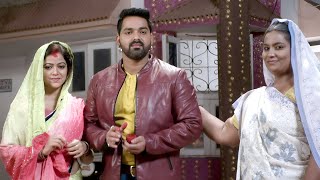 पवन सिंह पहली बार अपनी बीवी के साथ गांव वालों के साथ खड़े है   Satya YouTube For Mukesh 7