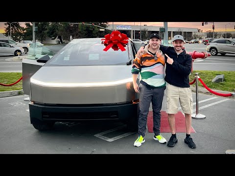 Llegó mi Cybertruck! | Salomondrin