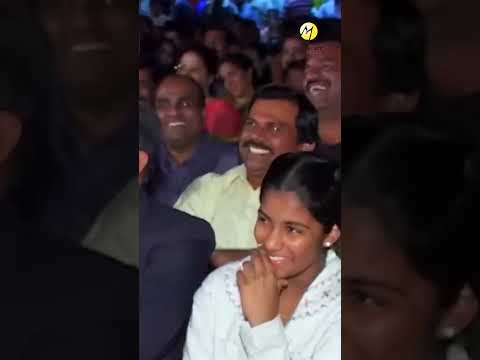 ഒരു വെറൈറ്റി പാട്ടാണ് നിങ്ങളൊന്ന് കേട്ട് നോക്കിയേ 😄😄😄#comedy #malayalamcomedystageshow