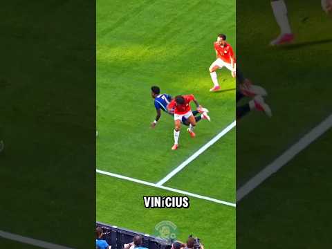 Ninguém está falando deste gesto maluco de Vinícius Júnior conta o Egito. #vinicius #futebol #viral