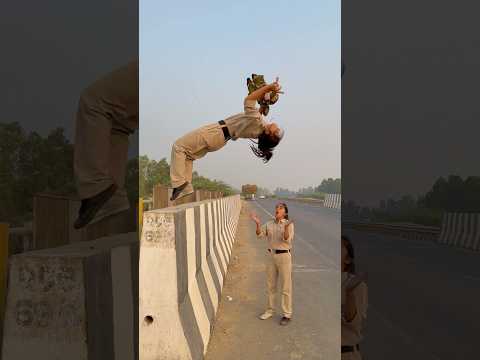Police wali hawa mai ud gayi 😳😱😳😱 #shalukirar #ytshots #shorts